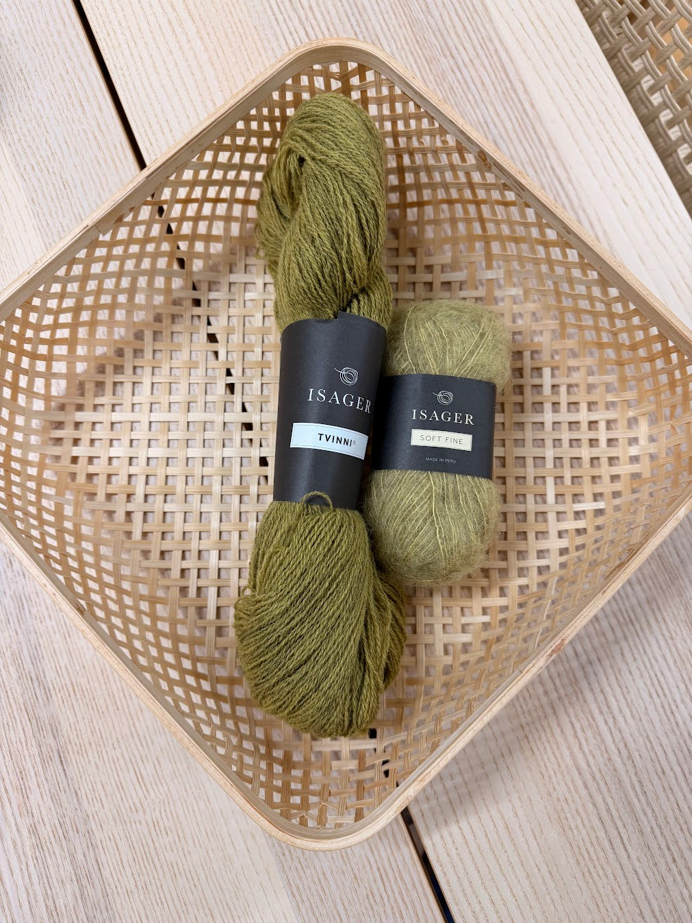 ZOE_LOOP_SWEATER Bundle No.4